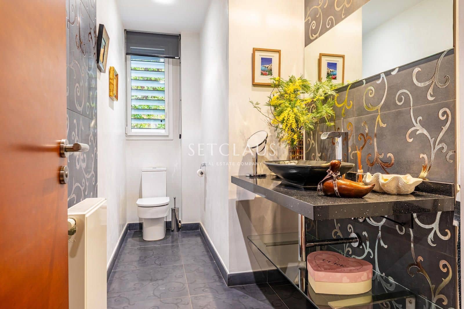 7 bedroom Villa for sale in Vallromanes with pool garage - € 1,790,000 (Ref: 9964147)
