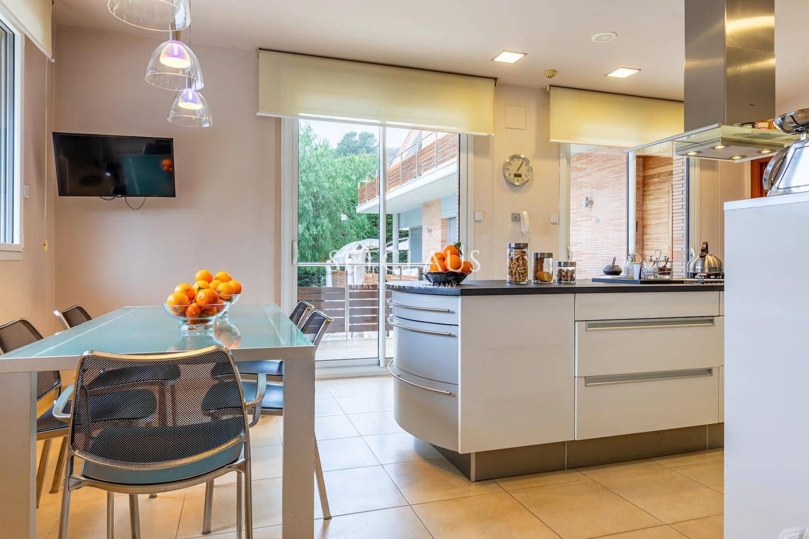 7 bedroom Villa for sale in Vallromanes with pool garage - € 1,790,000 (Ref: 9964147)