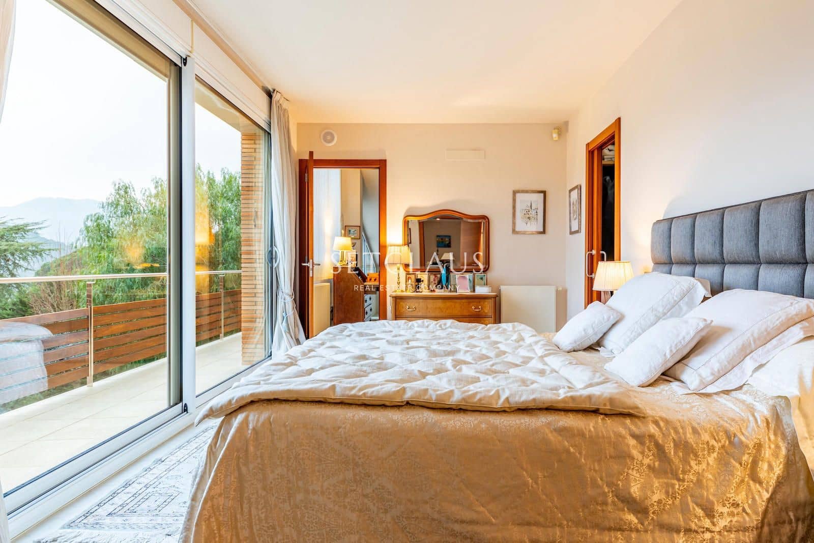 7 bedroom Villa for sale in Vallromanes with pool garage - € 1,790,000 (Ref: 9964147)