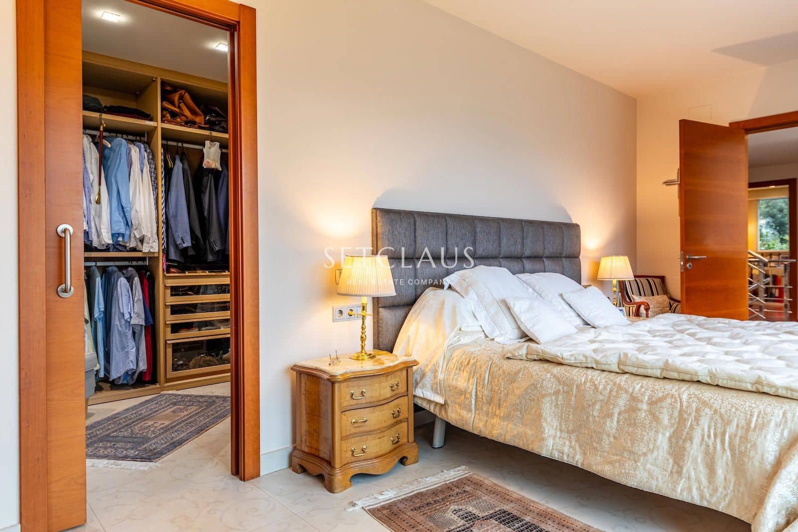 7 bedroom Villa for sale in Vallromanes with pool garage - € 1,790,000 (Ref: 9964147)