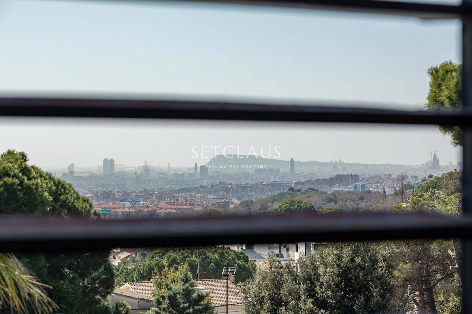 5 sypialnia Willa na sprzedaż w Badalona z basenem garażem - 1 850 000 € (Ref: 9973975)