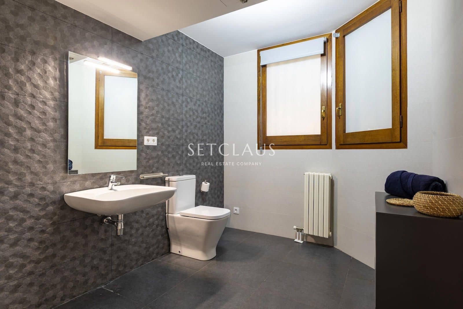 5 sypialnia Willa na sprzedaż w Badalona z basenem garażem - 1 850 000 € (Ref: 9973975)