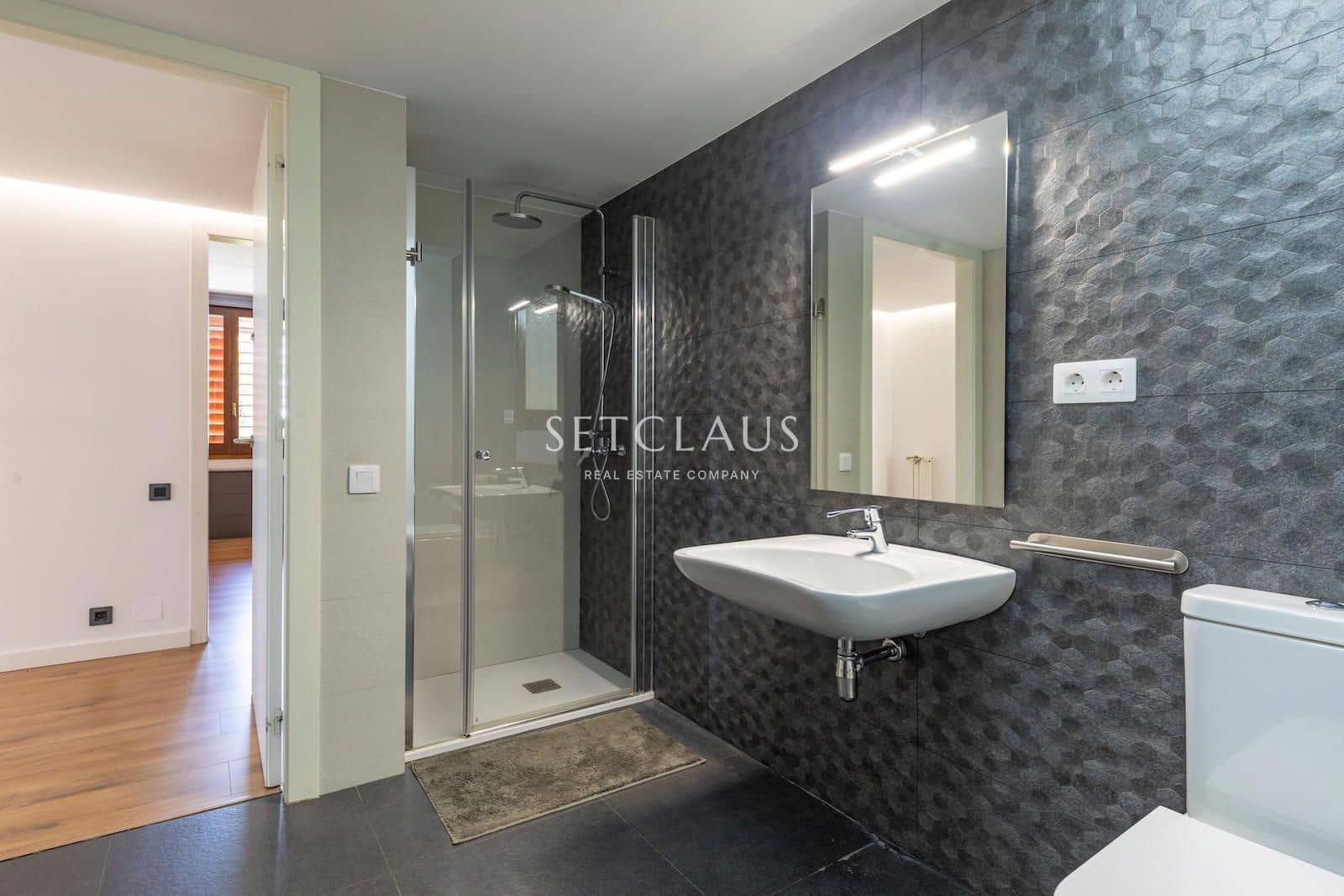 5 sypialnia Willa na sprzedaż w Badalona z basenem garażem - 1 850 000 € (Ref: 9973975)