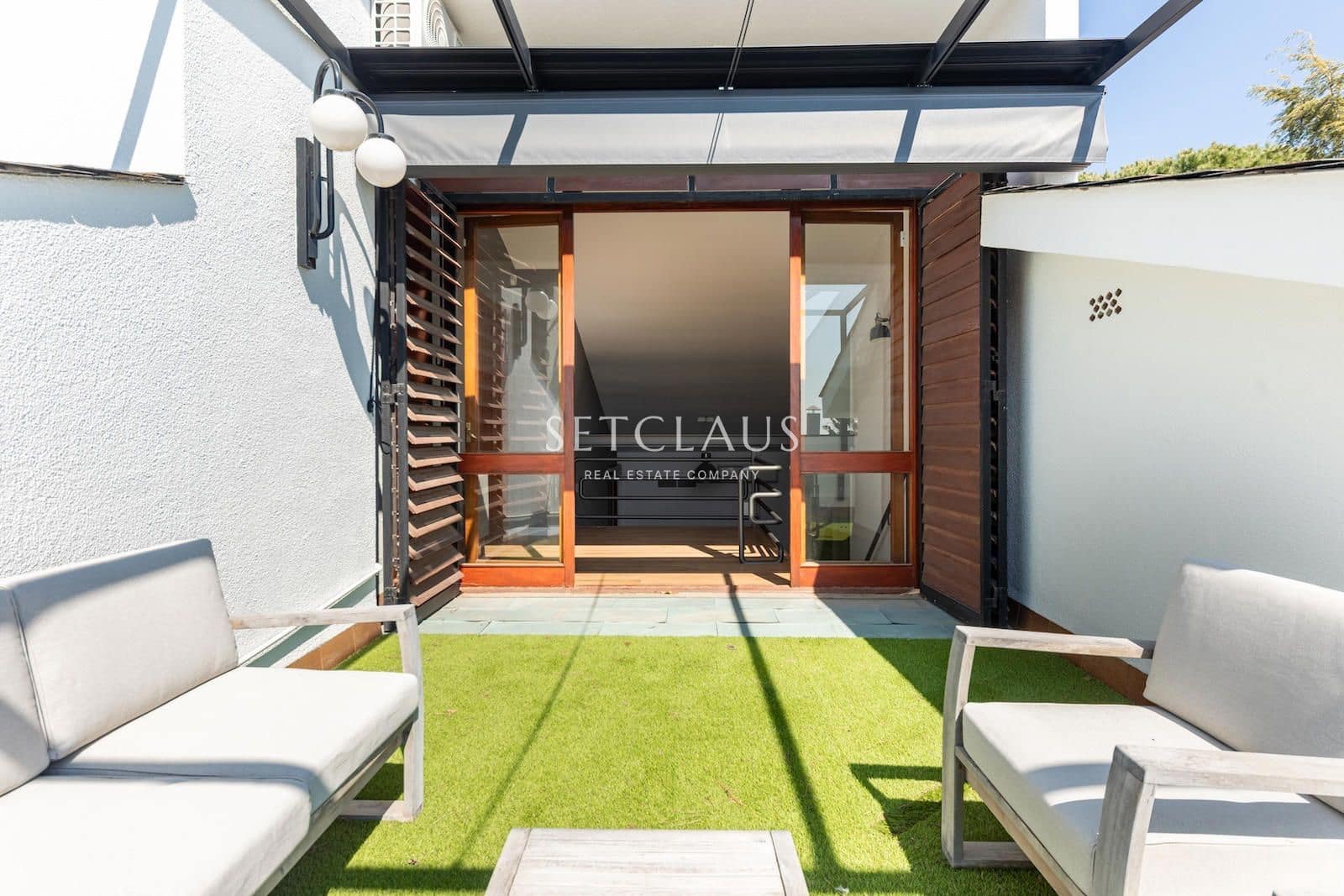5 sypialnia Willa na sprzedaż w Badalona z basenem garażem - 1 850 000 € (Ref: 9973975)