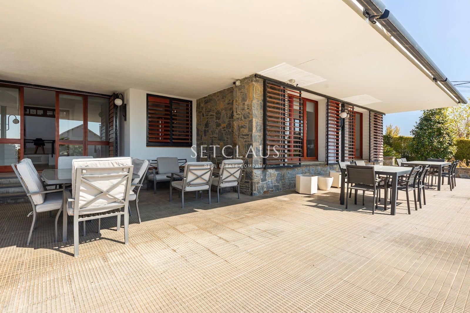 5 sypialnia Willa na sprzedaż w Badalona z basenem garażem - 1 850 000 € (Ref: 9973975)