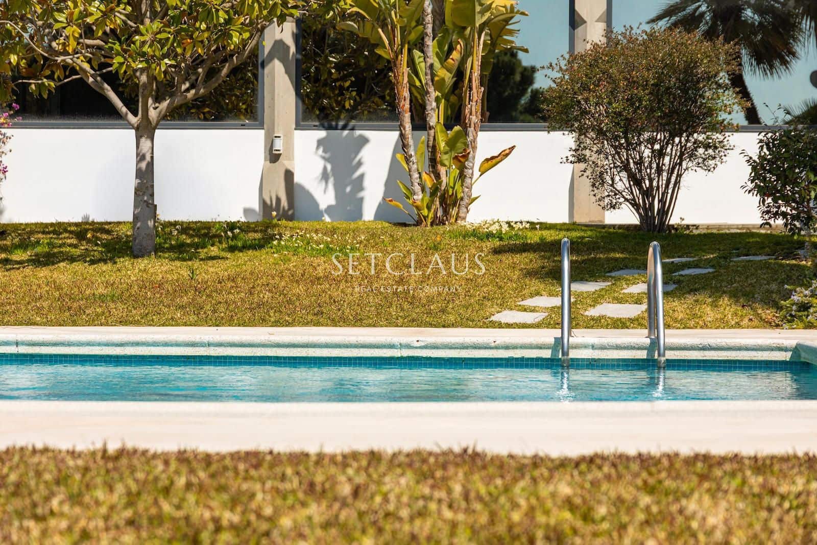 5 sypialnia Willa na sprzedaż w Badalona z basenem garażem - 1 850 000 € (Ref: 9973975)
