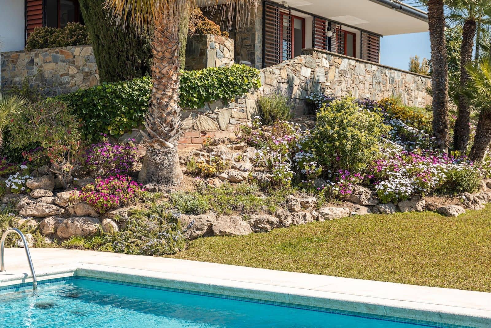5 sypialnia Willa na sprzedaż w Badalona z basenem garażem - 1 850 000 € (Ref: 9973975)