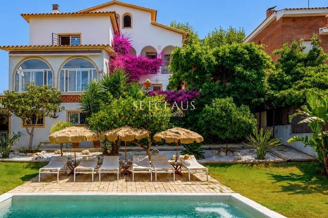 4 bedroom Villa for sale in El Masnou with pool garage - € 1,190,000 (Ref: 9981634)