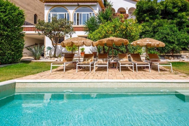 4 bedroom Villa for sale in El Masnou with pool garage - € 1,190,000 (Ref: 9981634)