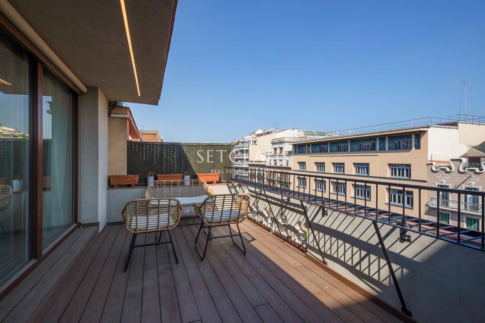 2 makuuhuone Kattohuoneisto myytävänä paikassa Barcelona kaupunki - 1 200 000 € (Ref: 9999156)