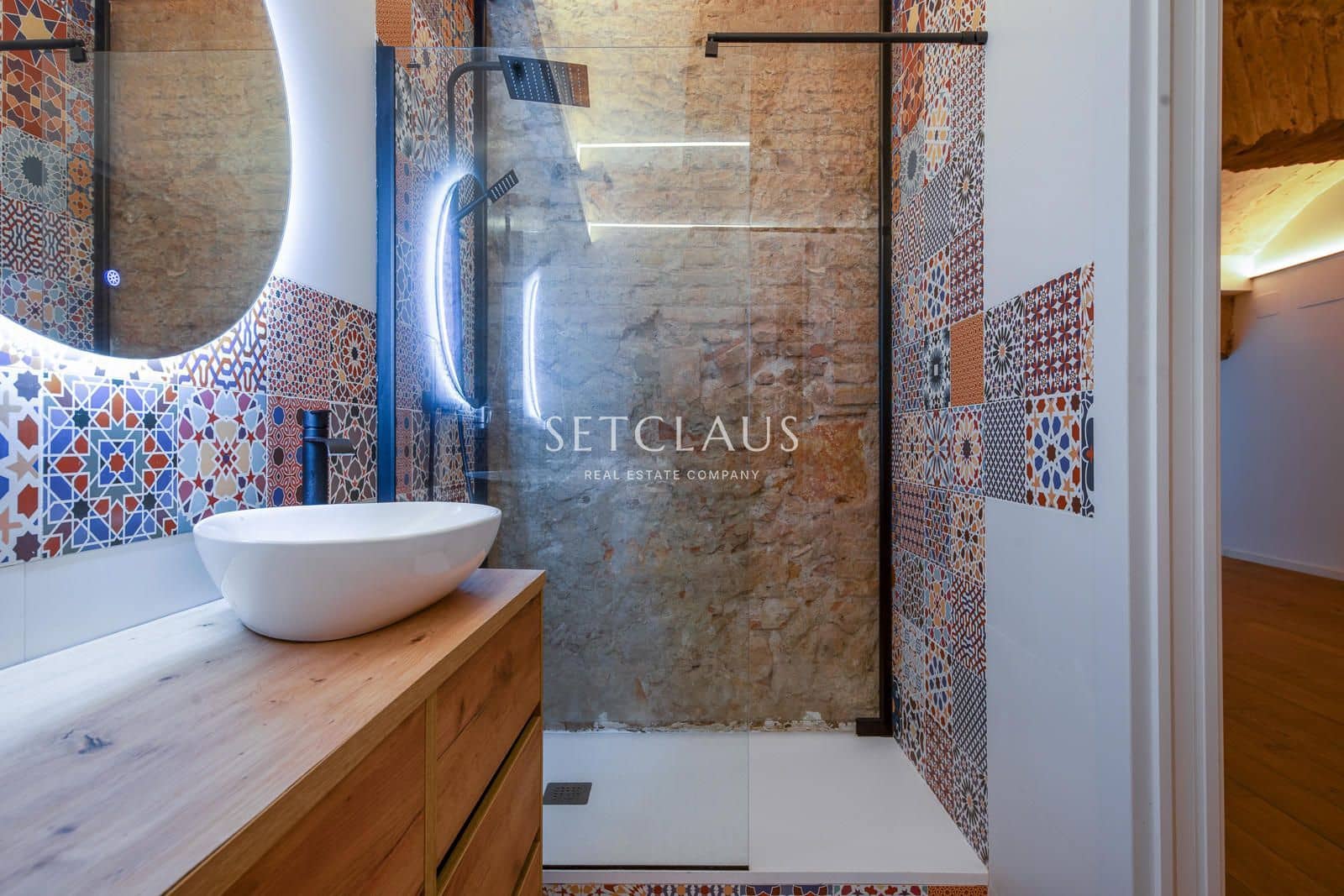 2 bedroom Flat for sale in Barcelona city with pool - € 790,000 (Ref: 9999387)