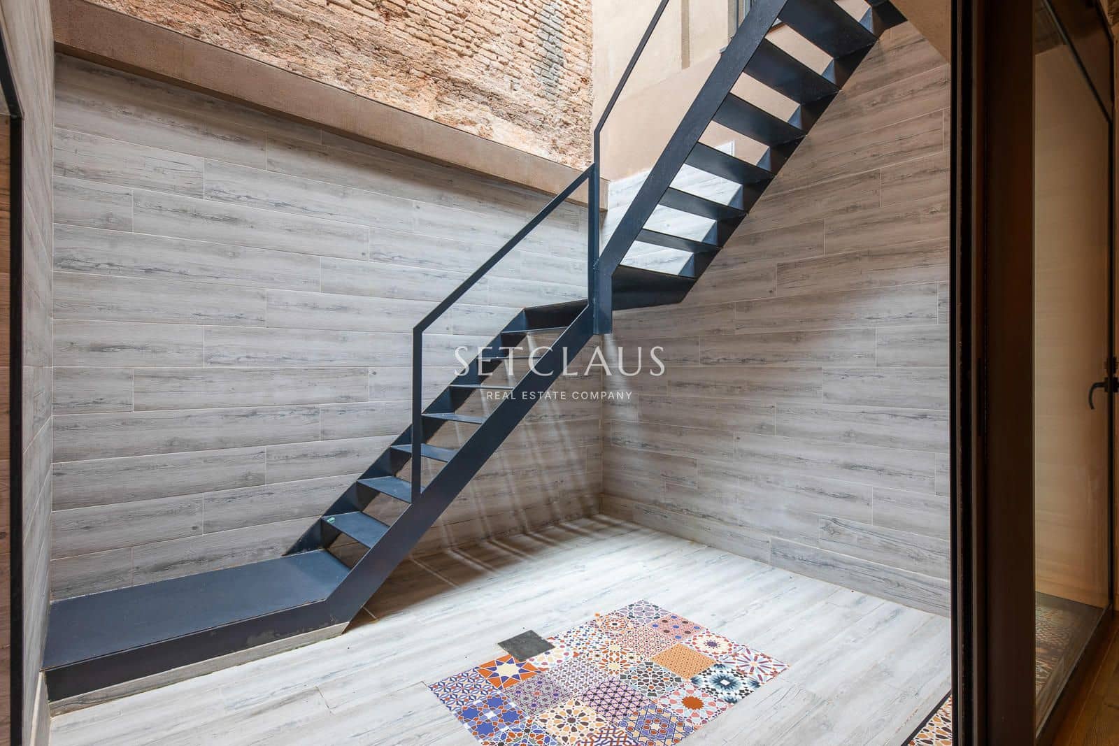 2 bedroom Flat for sale in Barcelona city with pool - € 790,000 (Ref: 9999387)