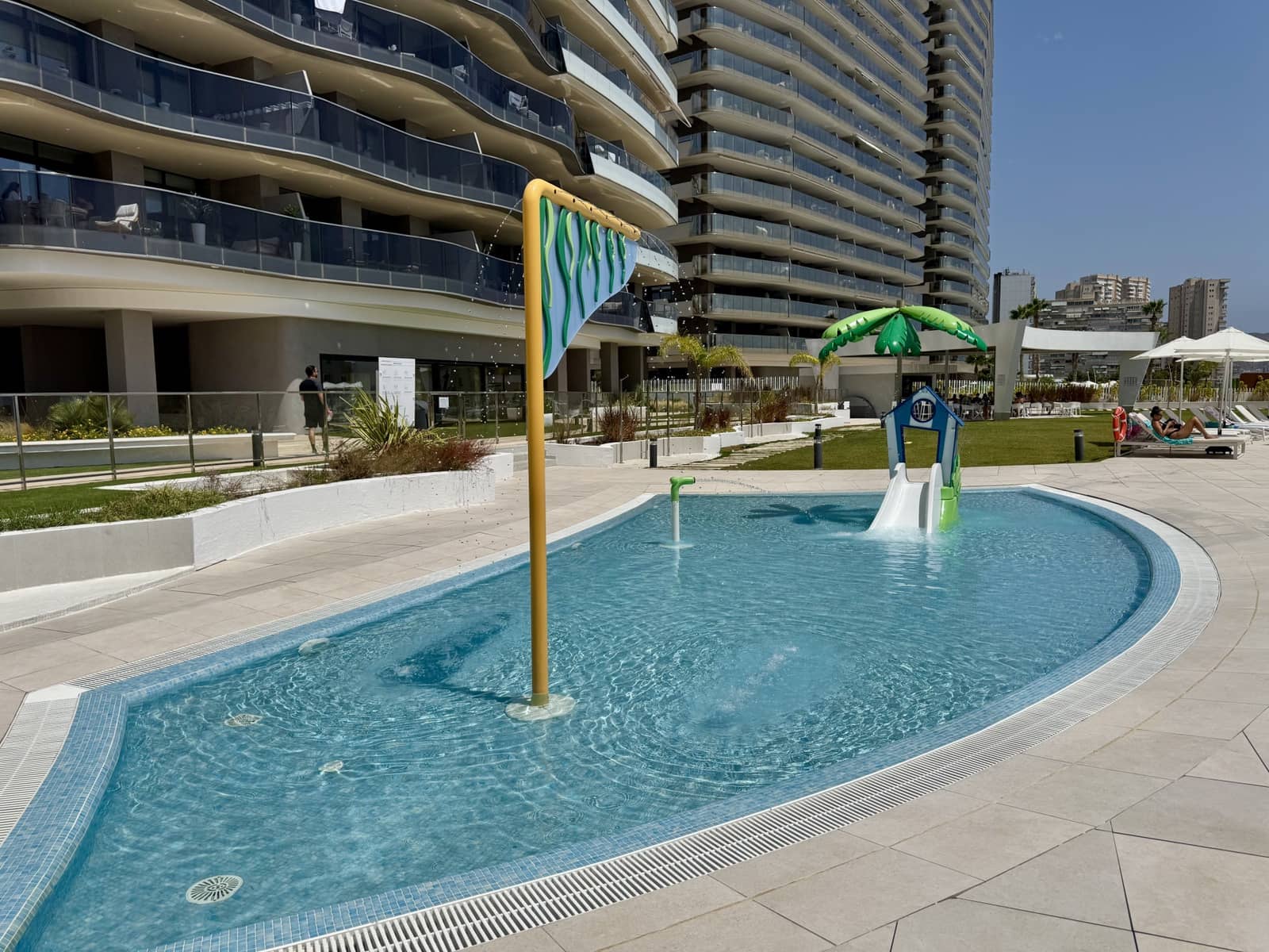 3 slaapkamer Appartement te koop in Benidorm met zwembad garage - € 898.000 (Ref: 10026069)