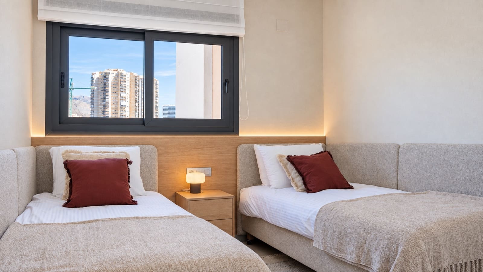 3 bedroom Apartment for sale in Benidorm with pool garage - € 898,000 (Ref: 10026069)
