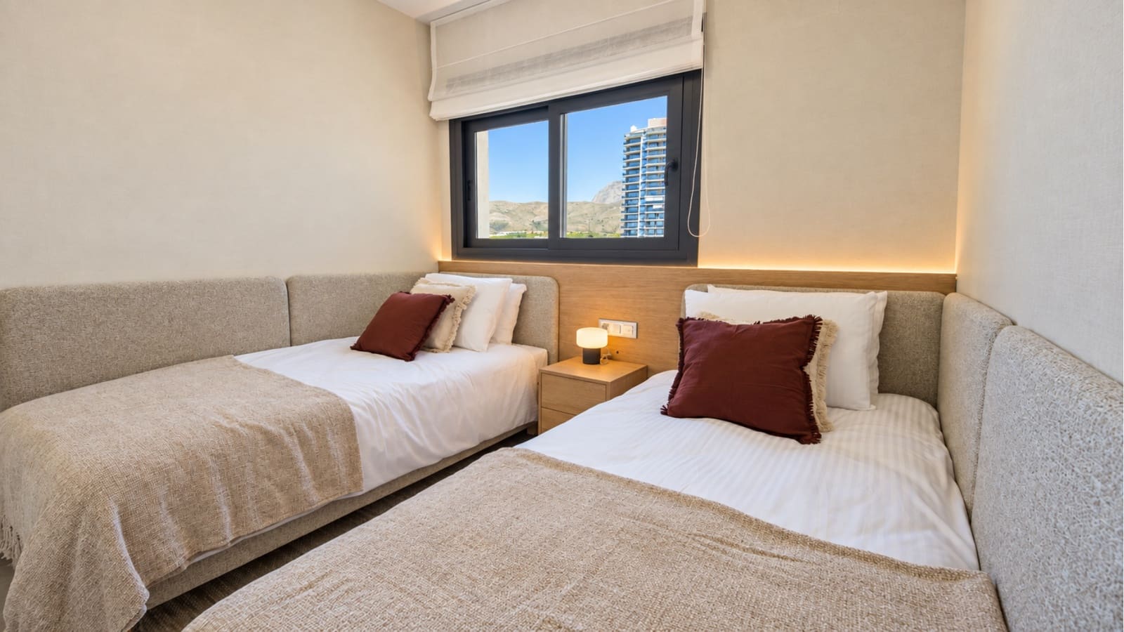 3 bedroom Apartment for sale in Benidorm with pool garage - € 898,000 (Ref: 10026069)