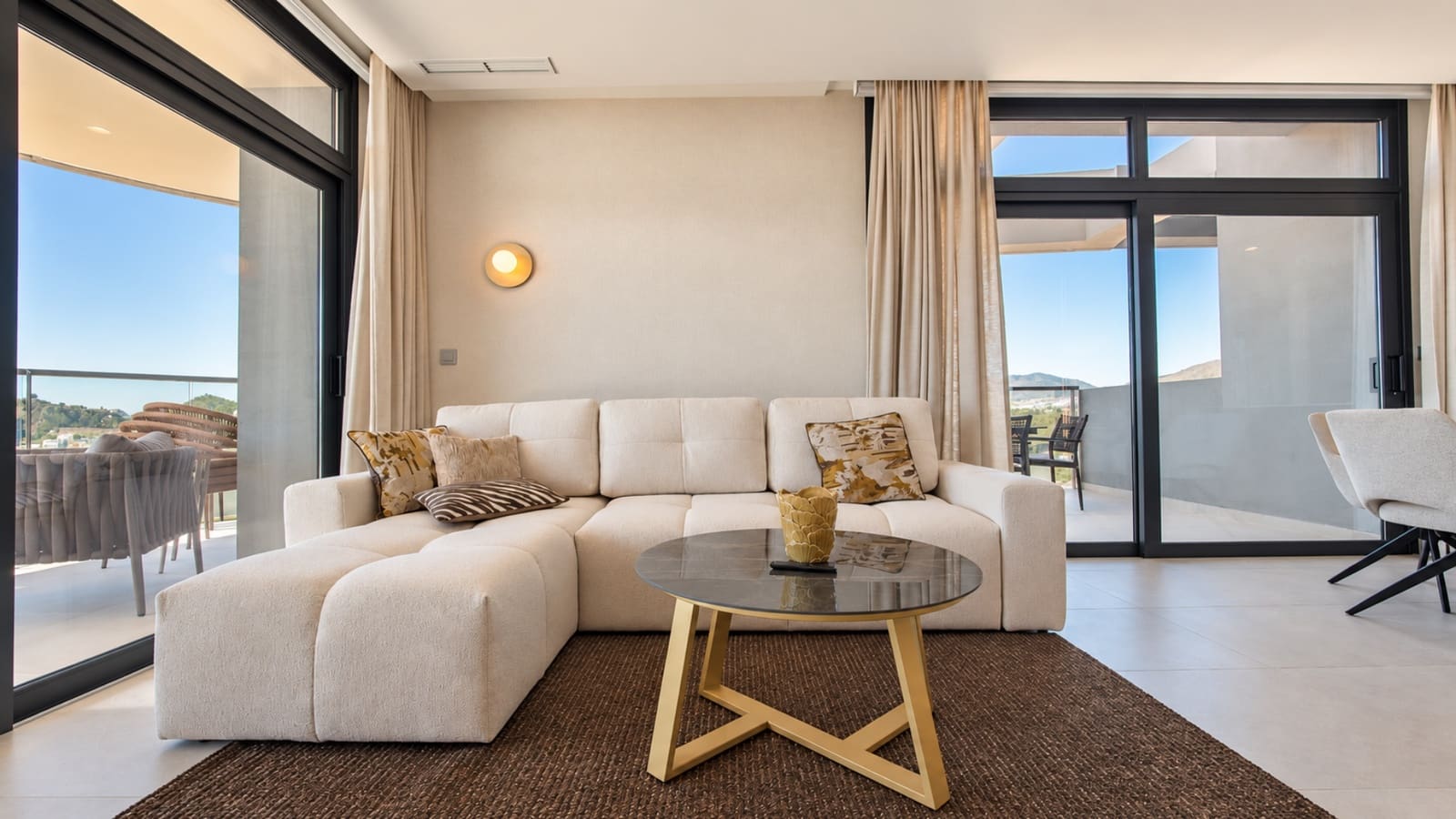 3 bedroom Apartment for sale in Benidorm with pool garage - € 898,000 (Ref: 10026069)