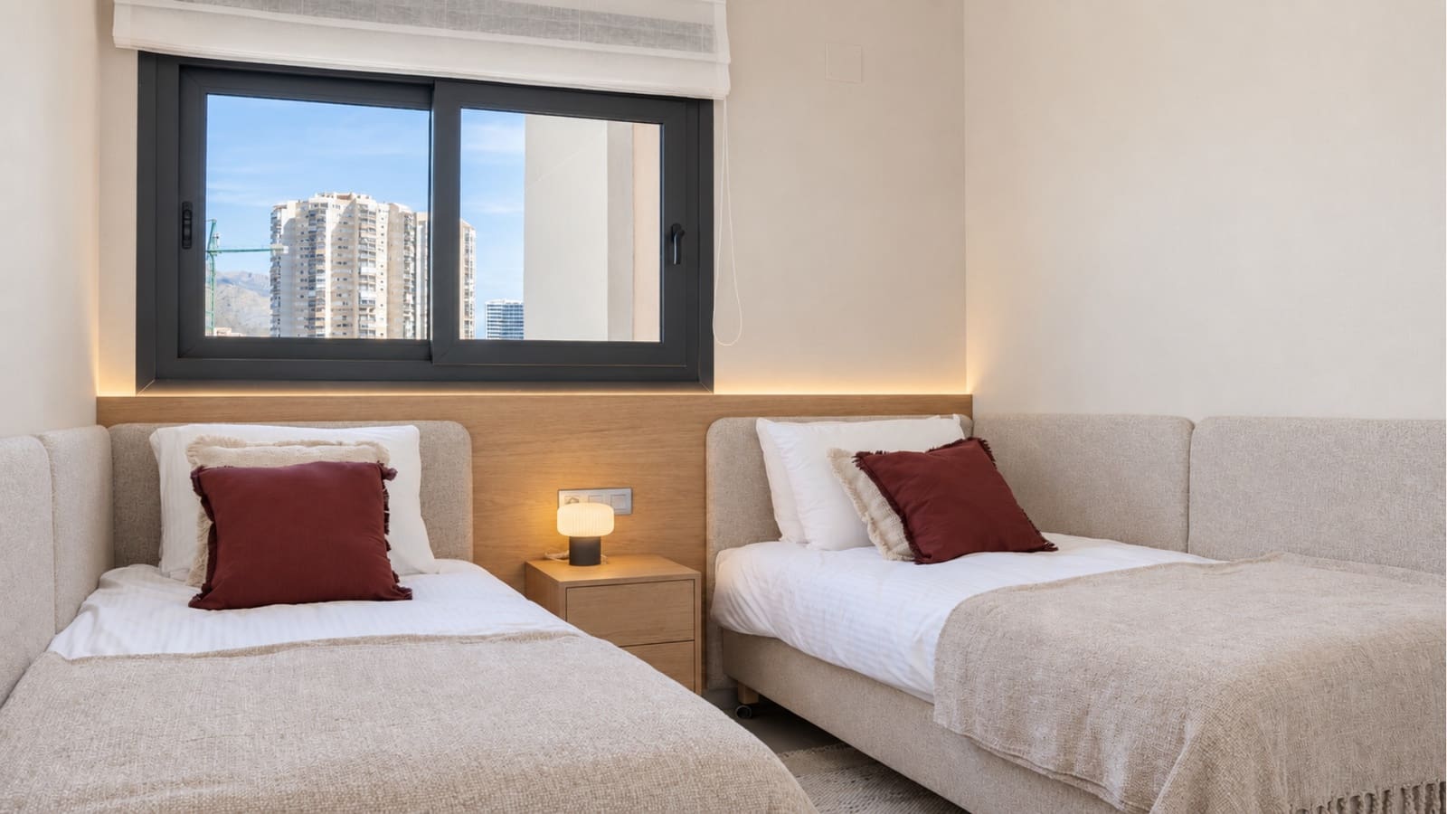 3 bedroom Apartment for sale in Benidorm with pool garage - € 898,000 (Ref: 10026069)