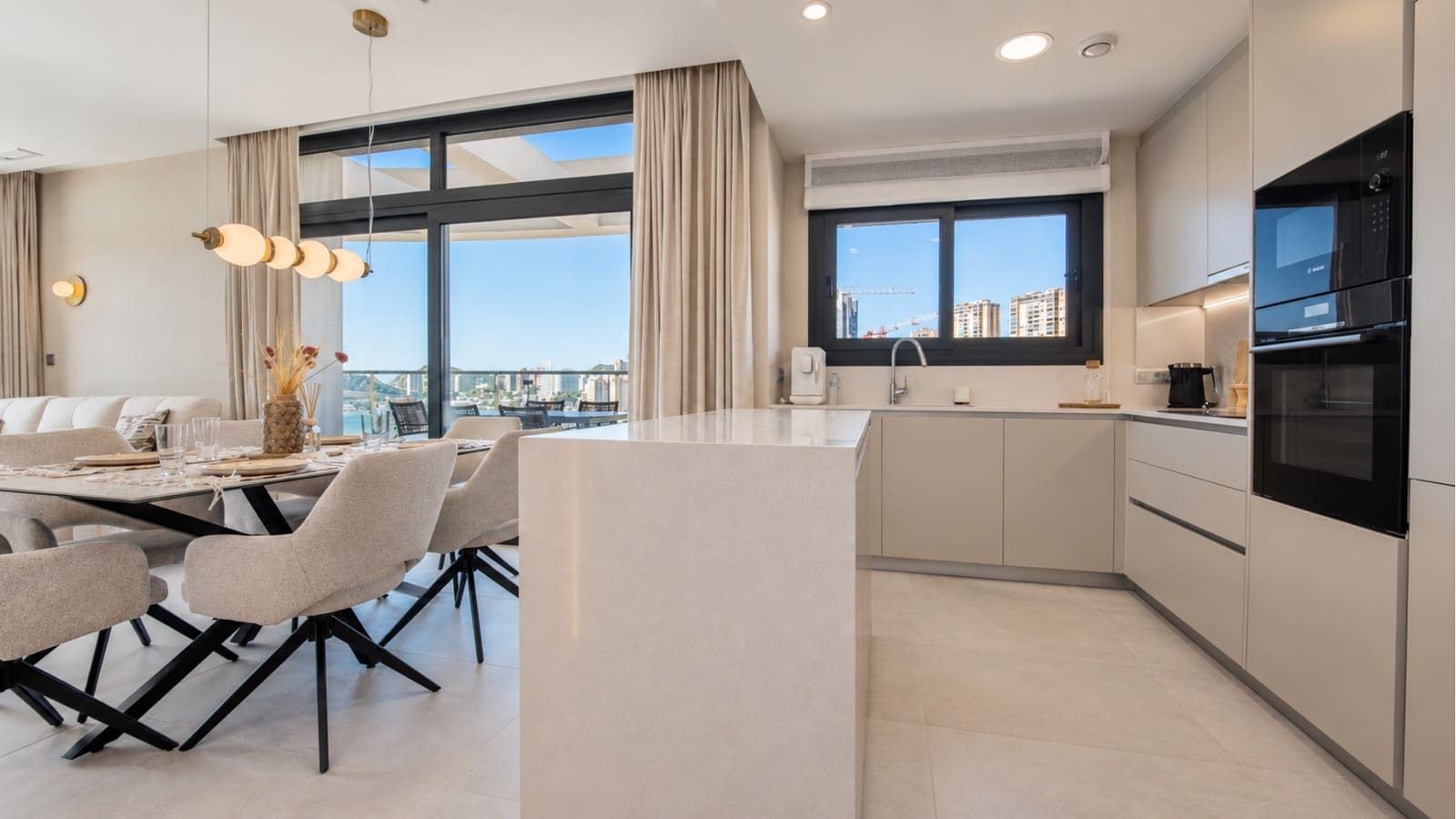 3 bedroom Apartment for sale in Benidorm with pool garage - € 898,000 (Ref: 10026069)