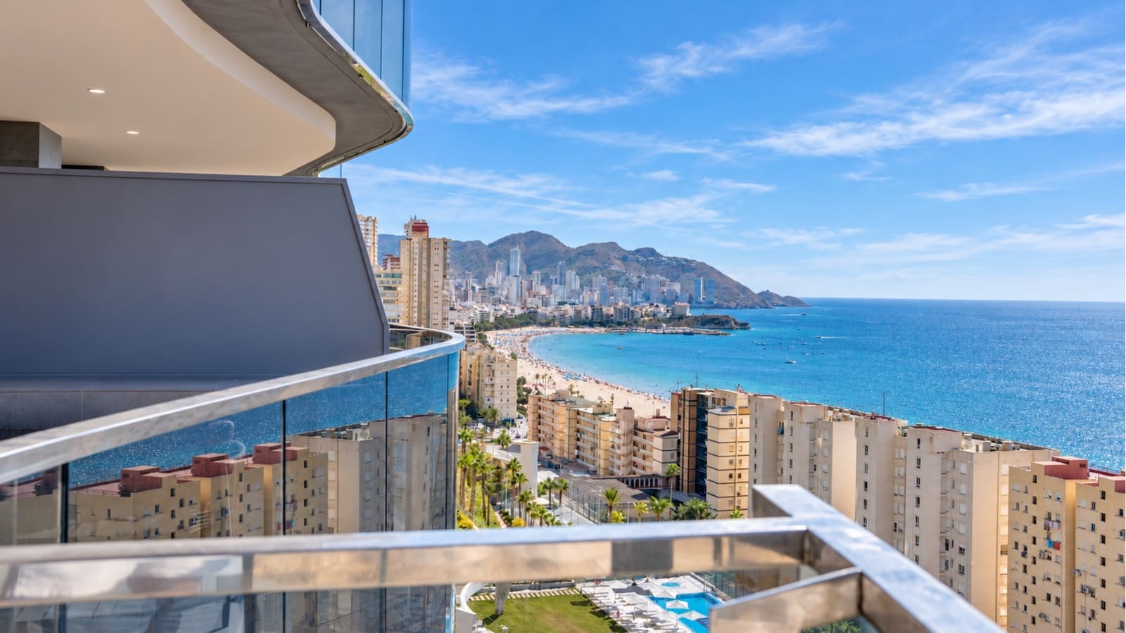 3 bedroom Apartment for sale in Benidorm with pool garage - € 898,000 (Ref: 10026069)