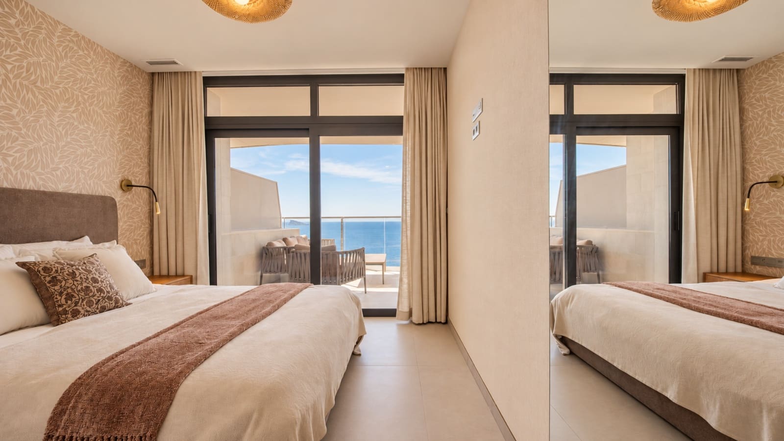 3 bedroom Apartment for sale in Benidorm with pool garage - € 898,000 (Ref: 10026069)