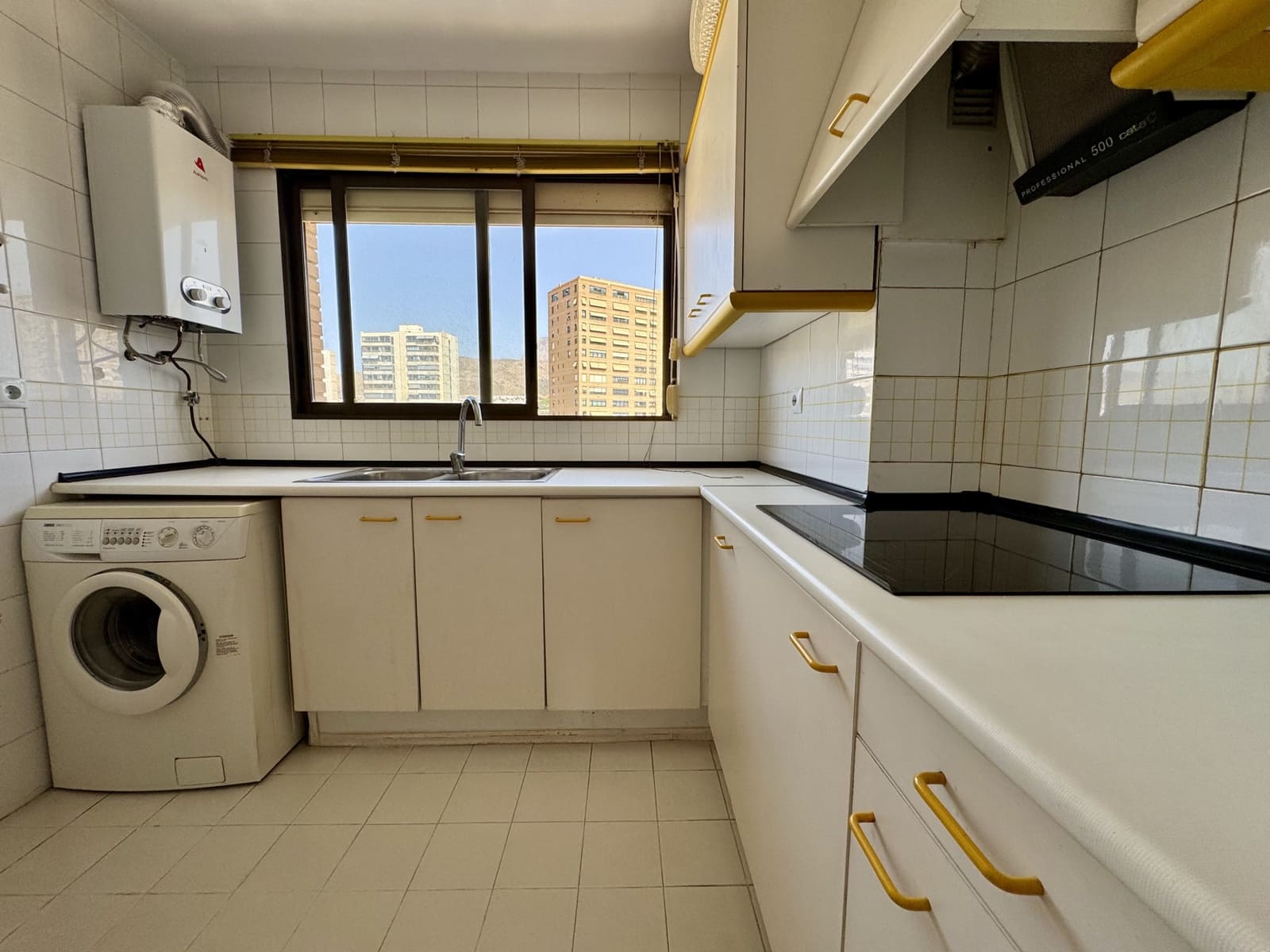 3 soverom Leilighet til salgs i Benidorm med svømmebasseng - € 495 000 (Ref: 10026070)