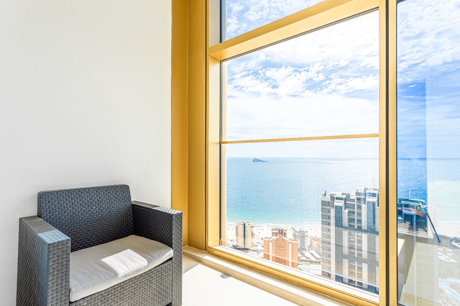 2 sovrum Lägenhet till salu i Benidorm med pool garage - 550 000 € (Ref: 10026077)