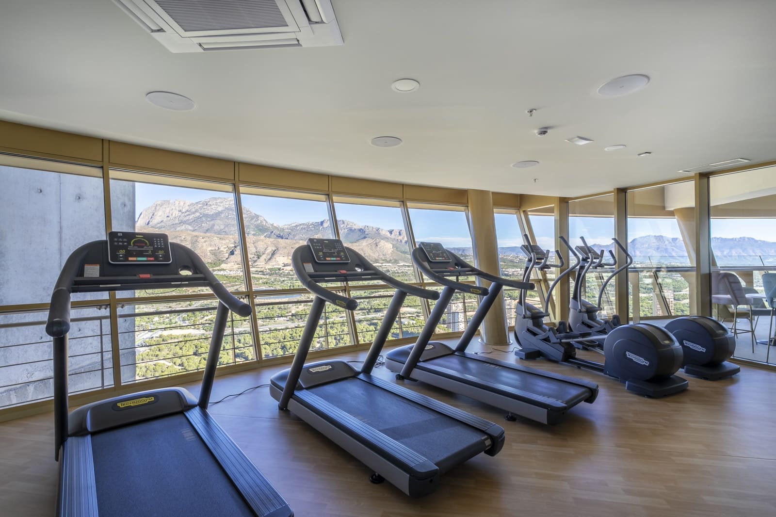 2 sovrum Lägenhet till salu i Benidorm med pool garage - 550 000 € (Ref: 10026077)
