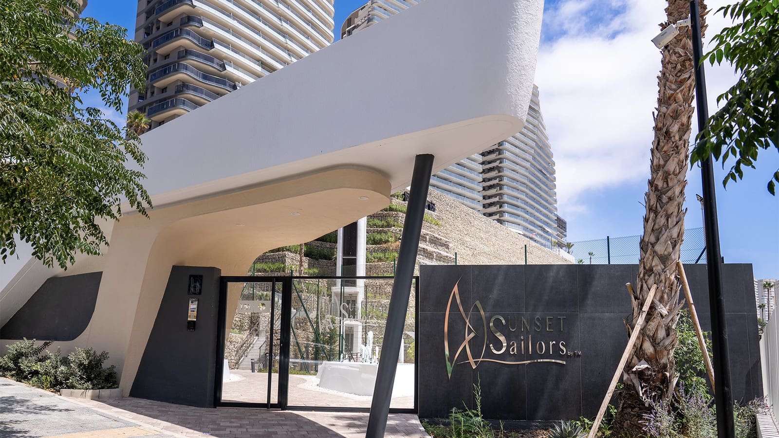 Apartamento de 2 habitaciones en Benidorm en venta con piscina garaje - 798.000 € (Ref: 10026080)