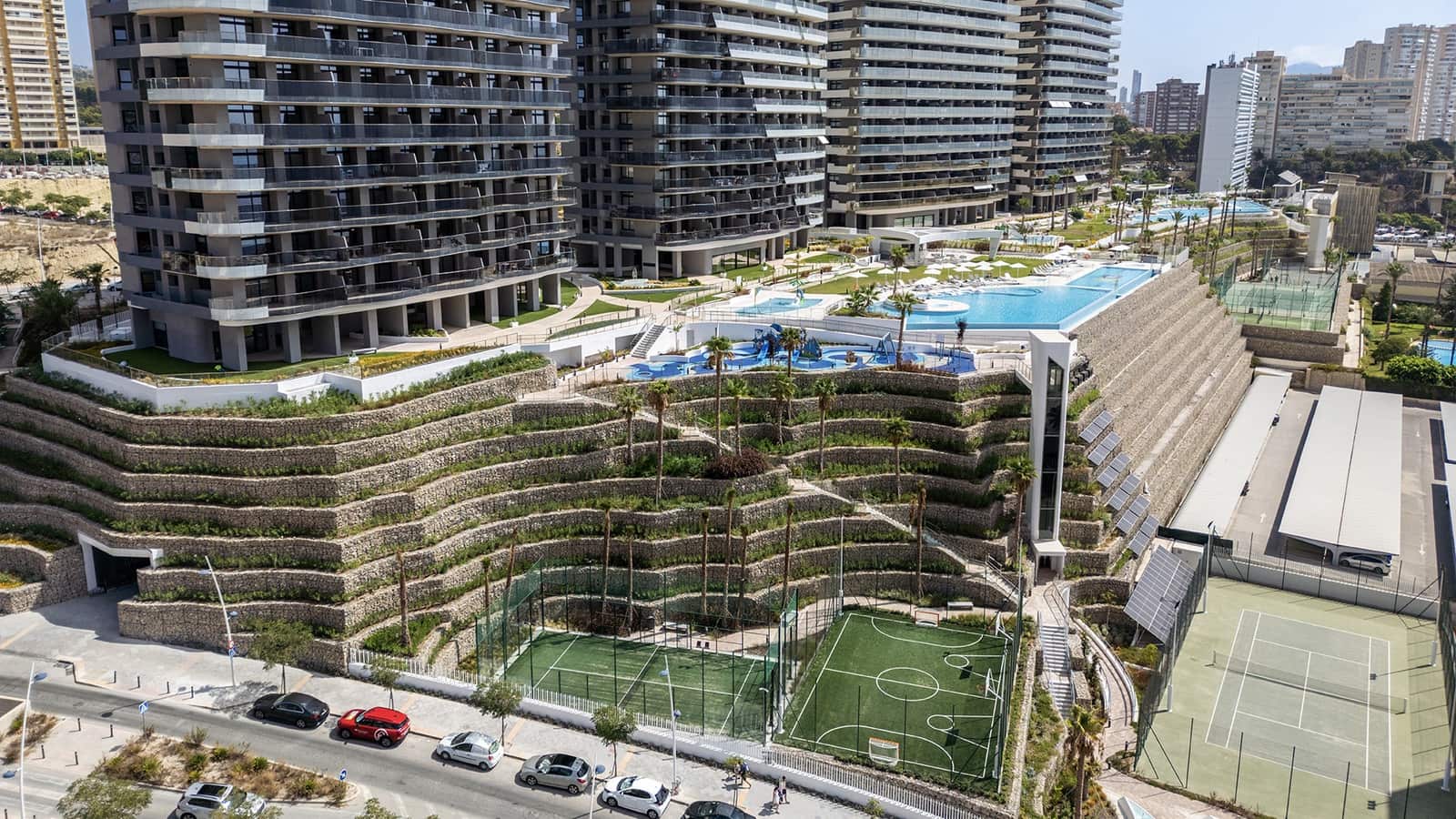Apartamento de 2 habitaciones en Benidorm en venta con piscina garaje - 798.000 € (Ref: 10026080)