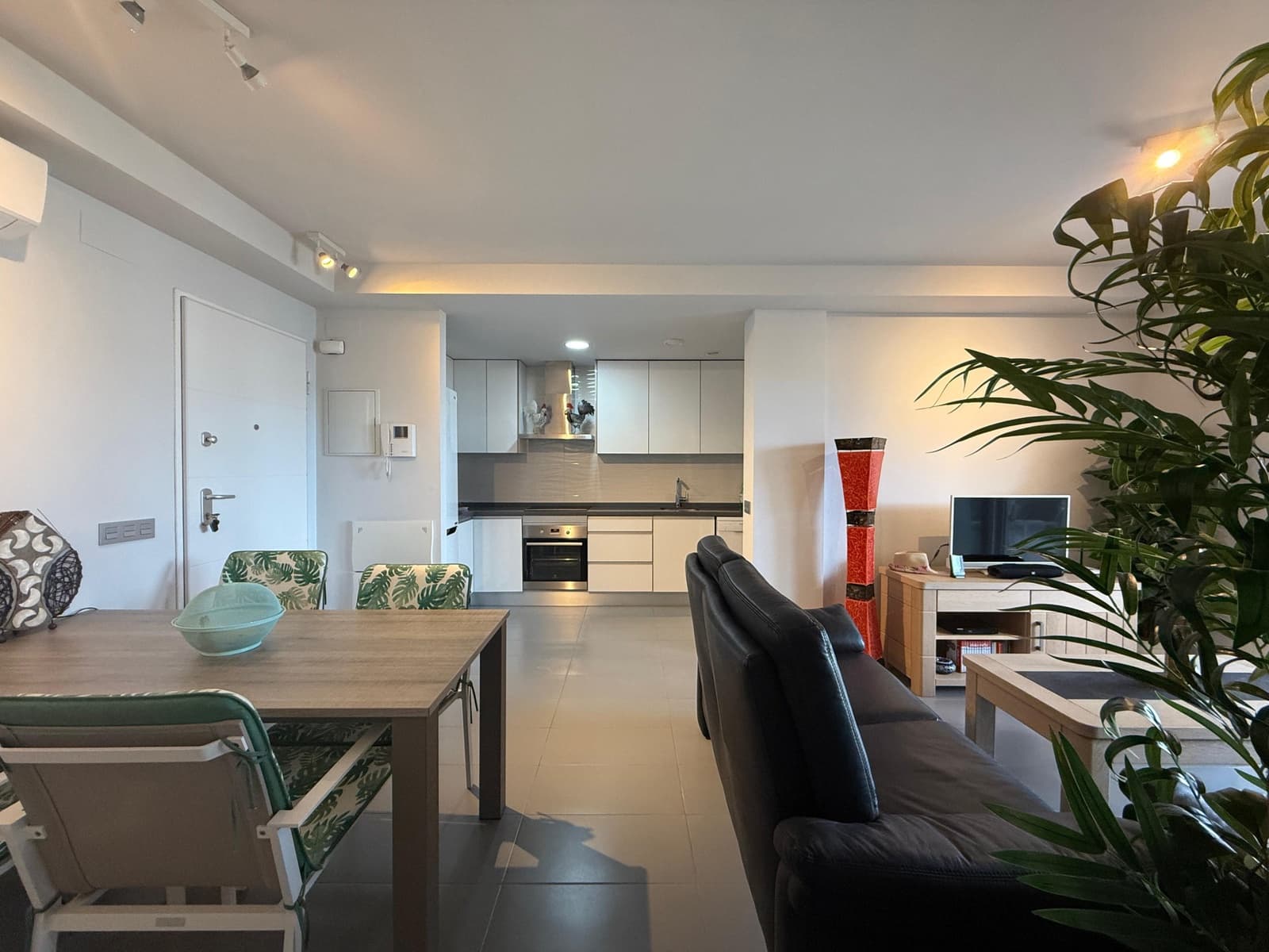 Apartamento de 2 habitaciones en Dénia en venta con piscina garaje - 379.000 € (Ref: 10026085)