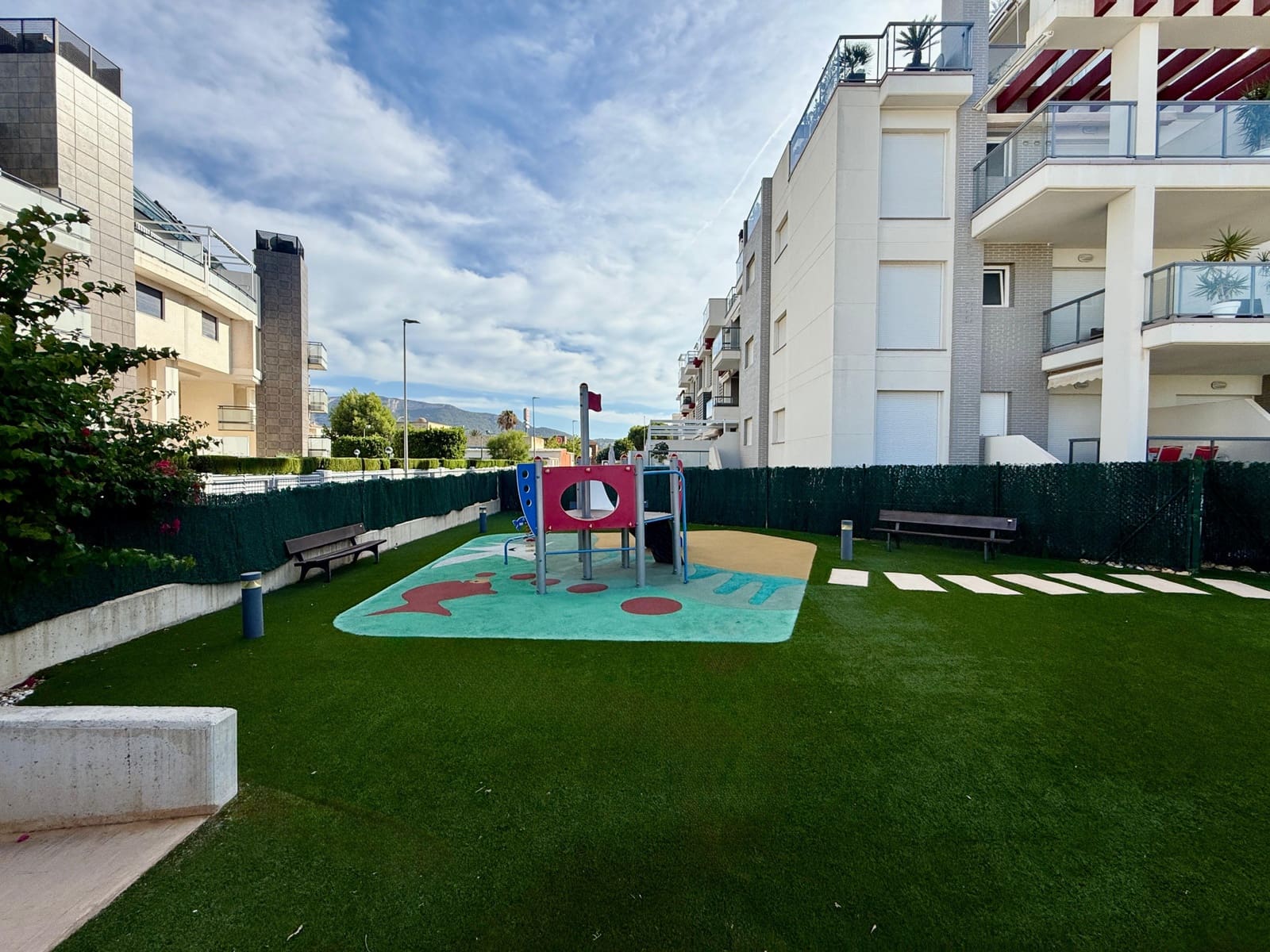 Apartamento de 2 habitaciones en Dénia en venta con piscina garaje - 379.000 € (Ref: 10026085)