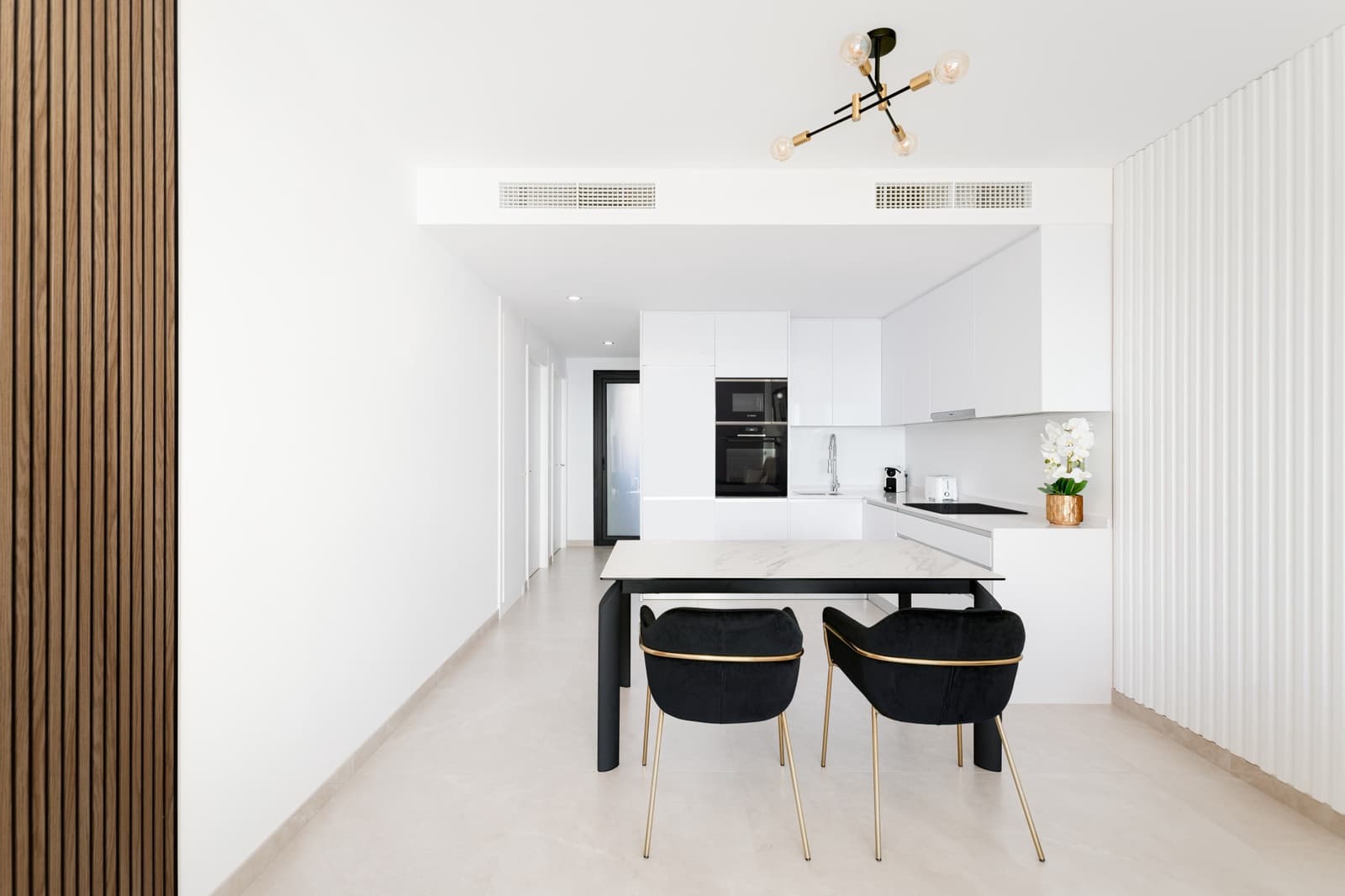 1 slaapkamer Appartement te koop in Benidorm met zwembad garage - € 562.000 (Ref: 10026087)