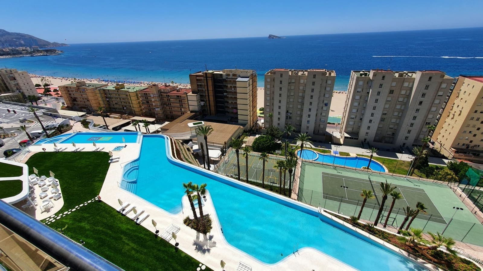 1 slaapkamer Appartement te koop in Benidorm met zwembad garage - € 562.000 (Ref: 10026087)