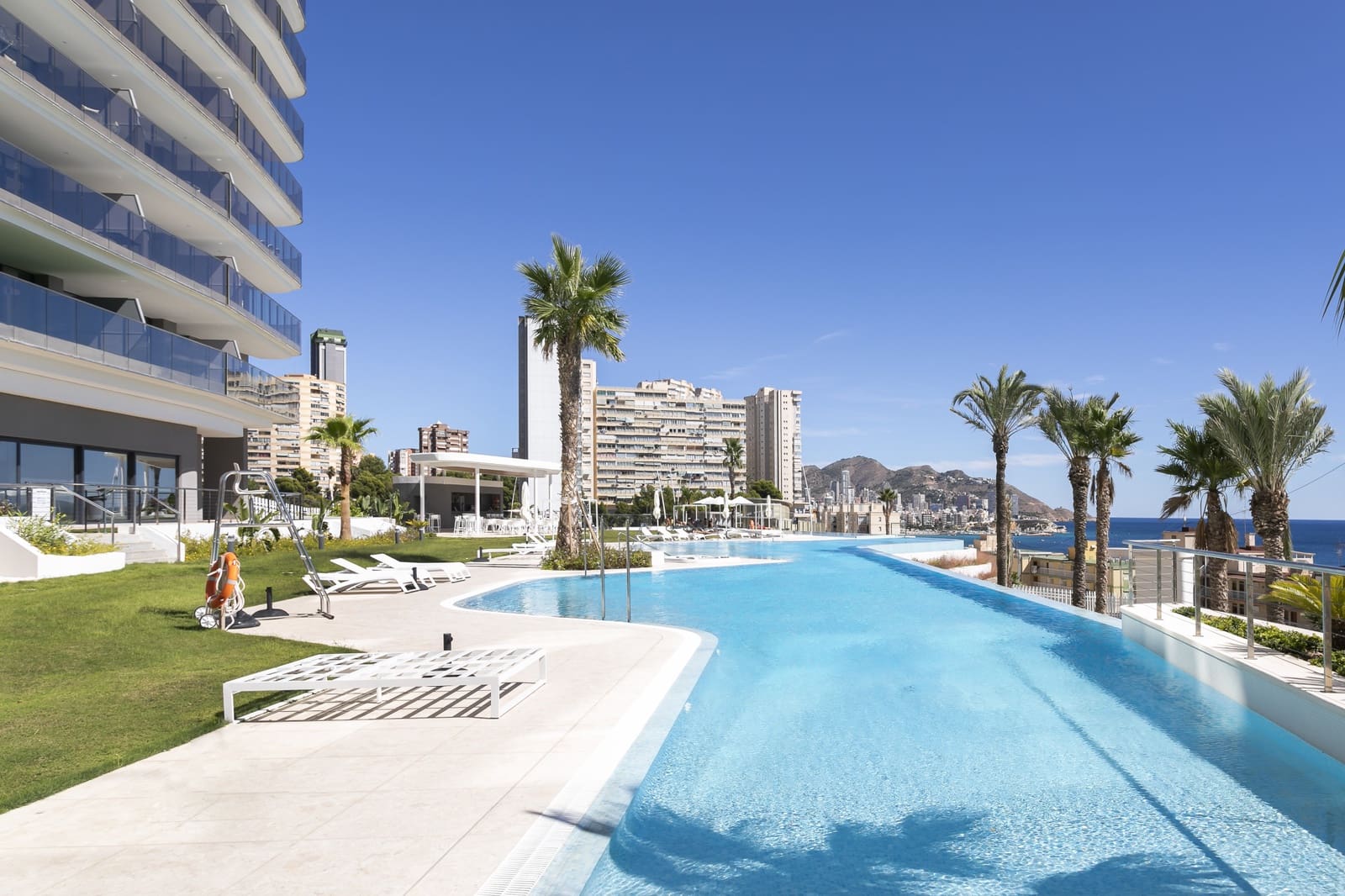 1 slaapkamer Appartement te koop in Benidorm met zwembad garage - € 562.000 (Ref: 10026087)