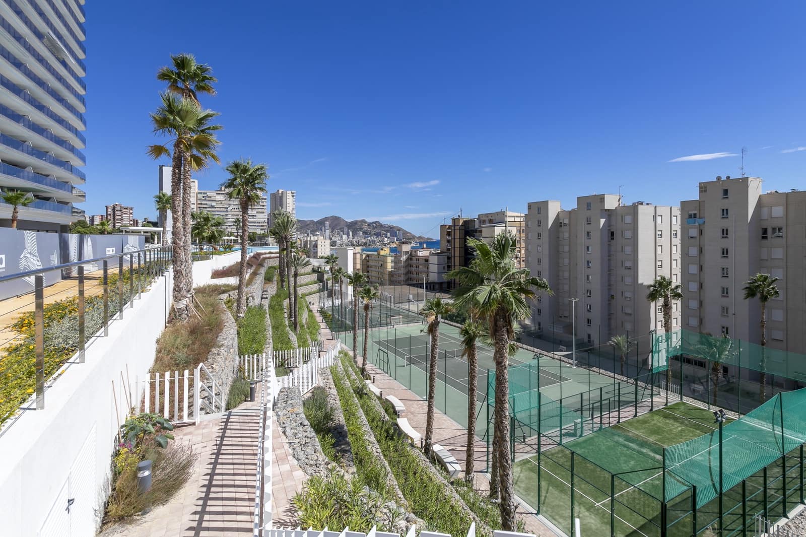 1 slaapkamer Appartement te koop in Benidorm met zwembad garage - € 562.000 (Ref: 10026087)