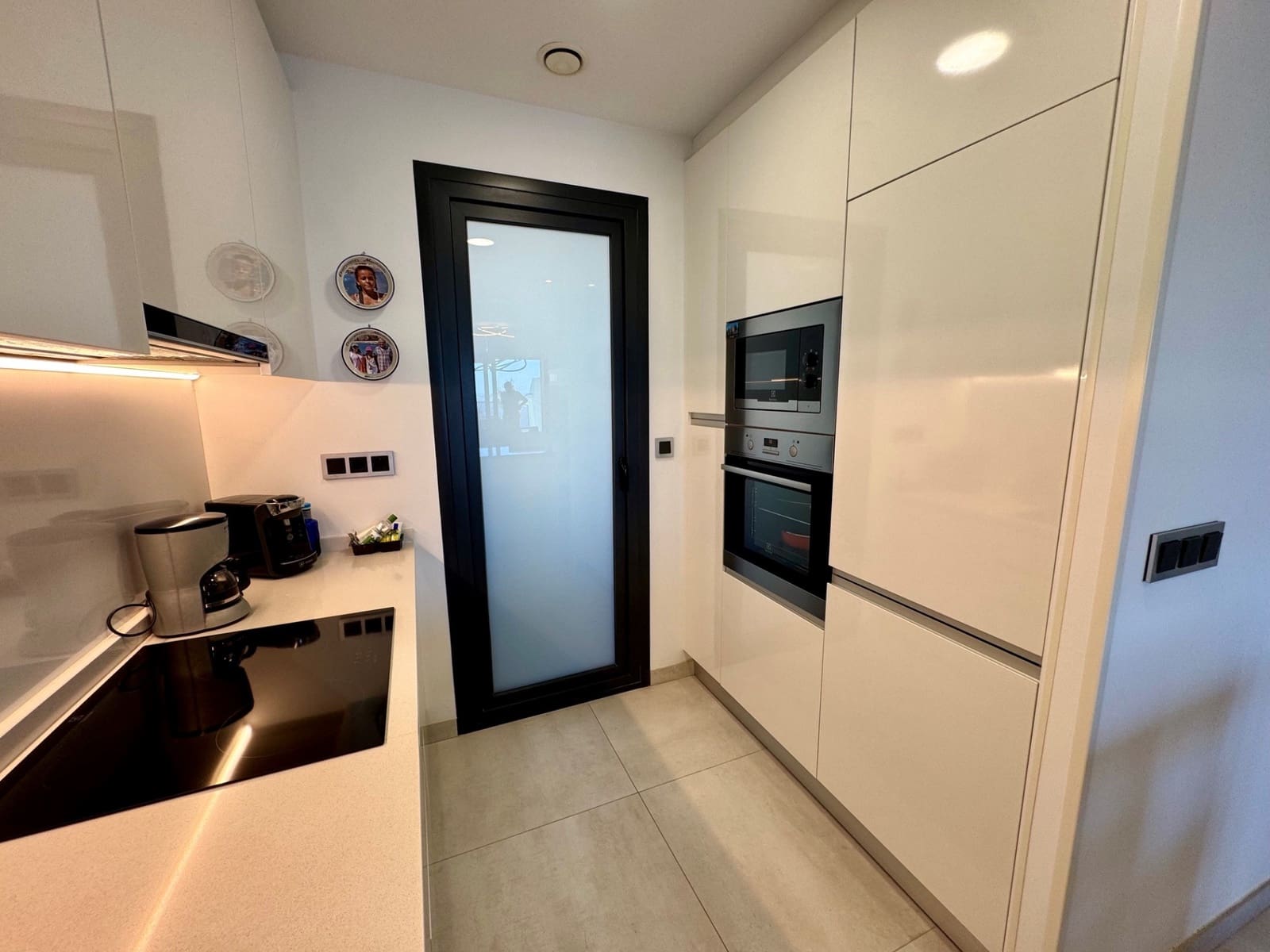 2 slaapkamer Appartement te koop in Benidorm met zwembad garage - € 675.000 (Ref: 10026091)