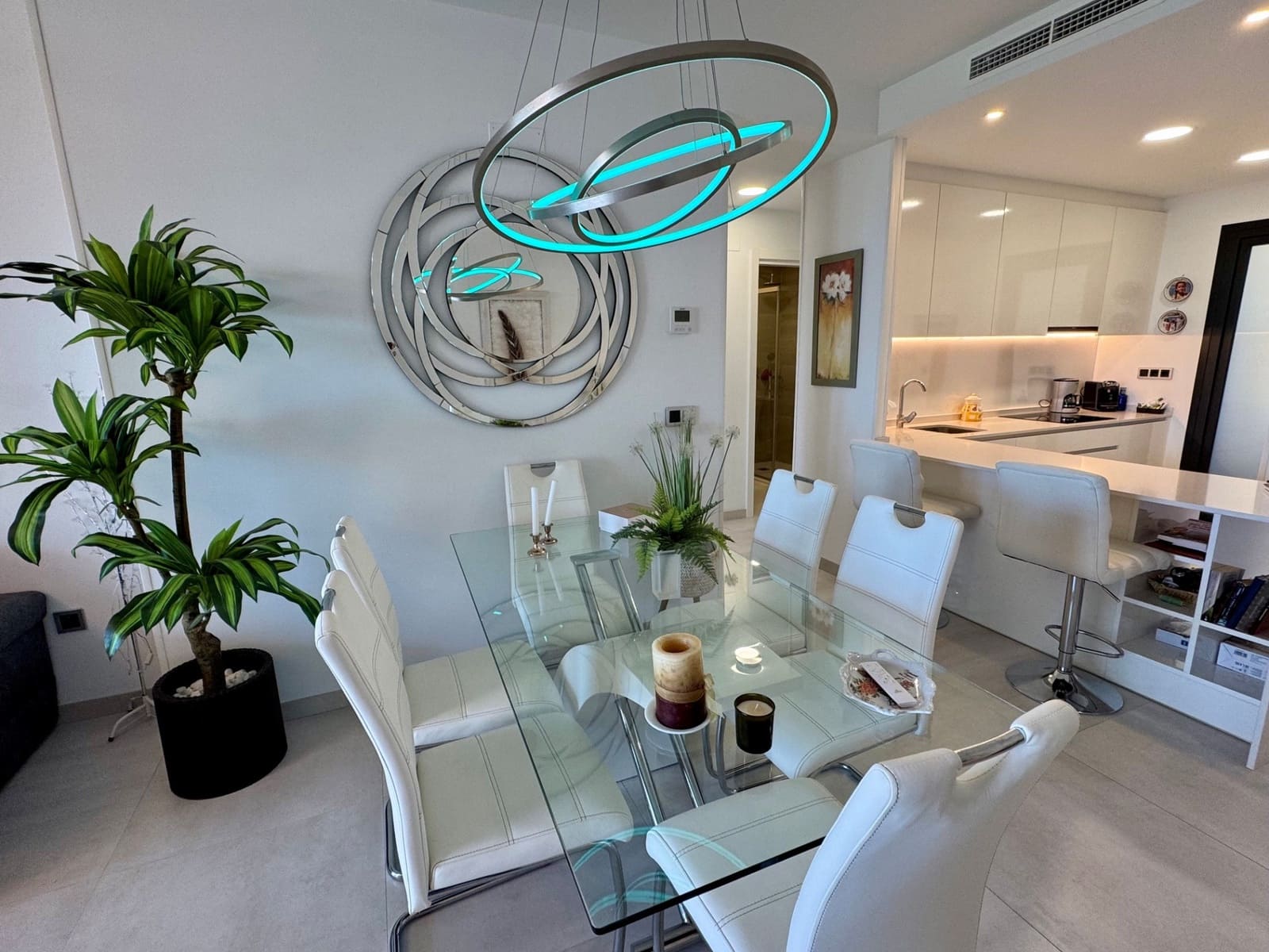 2 slaapkamer Appartement te koop in Benidorm met zwembad garage - € 675.000 (Ref: 10026091)