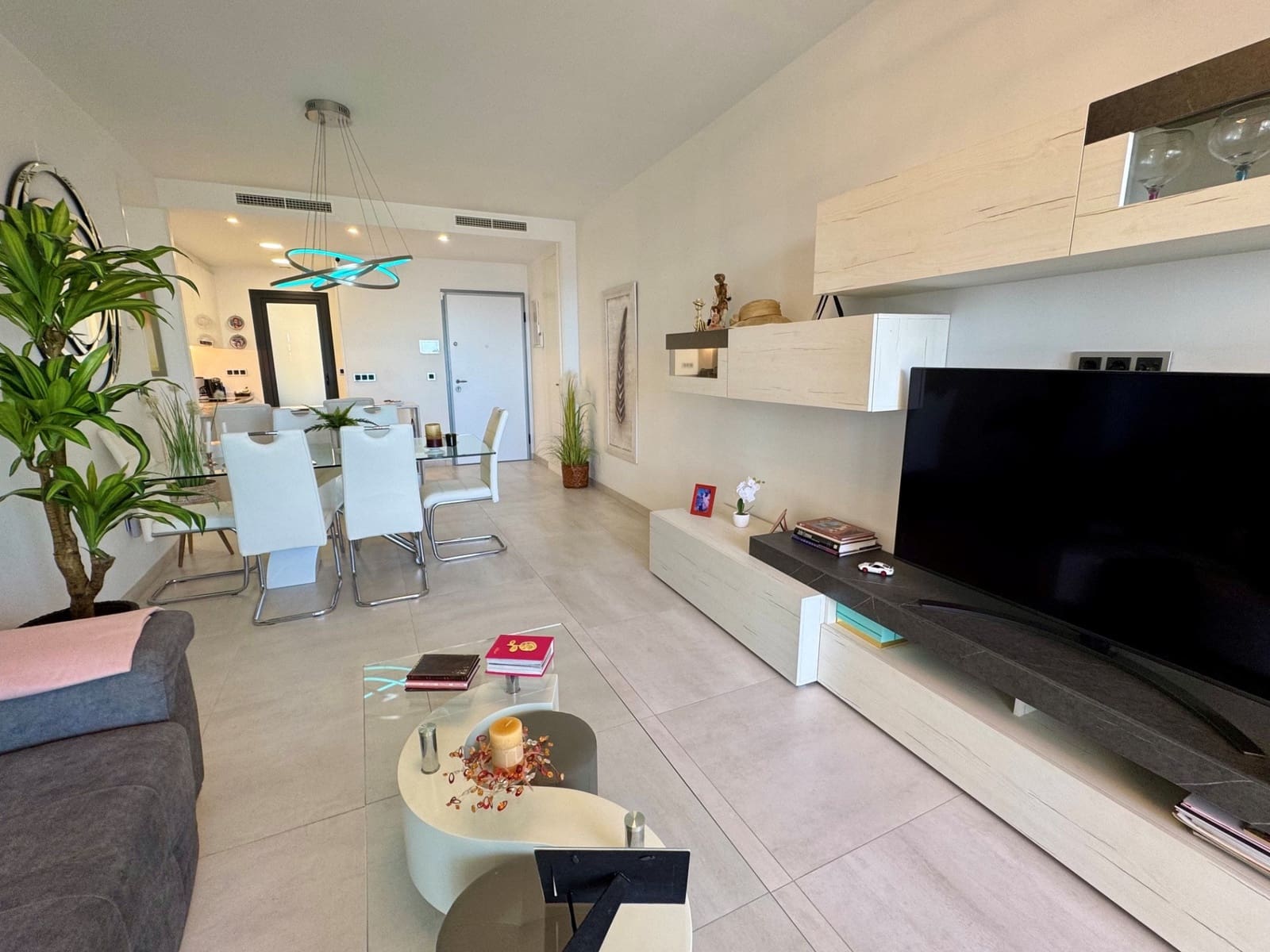 2 slaapkamer Appartement te koop in Benidorm met zwembad garage - € 675.000 (Ref: 10026091)