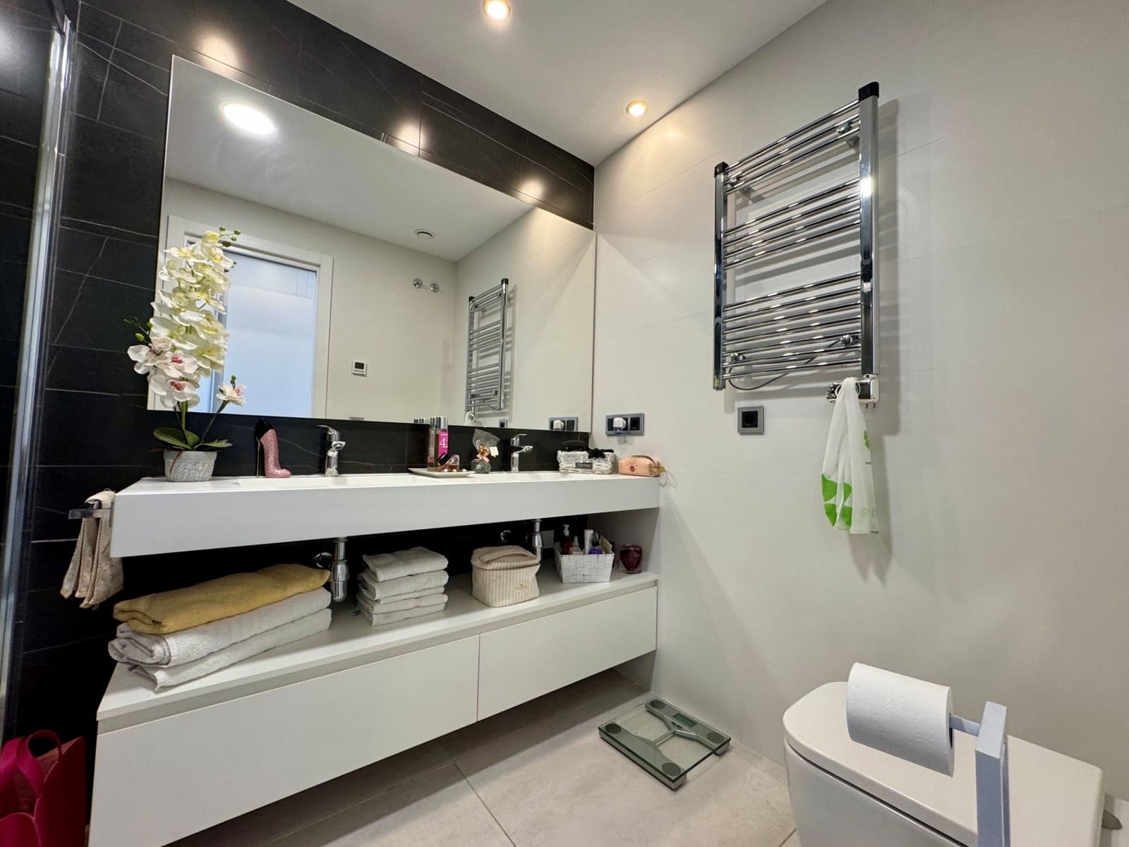 2 slaapkamer Appartement te koop in Benidorm met zwembad garage - € 675.000 (Ref: 10026091)