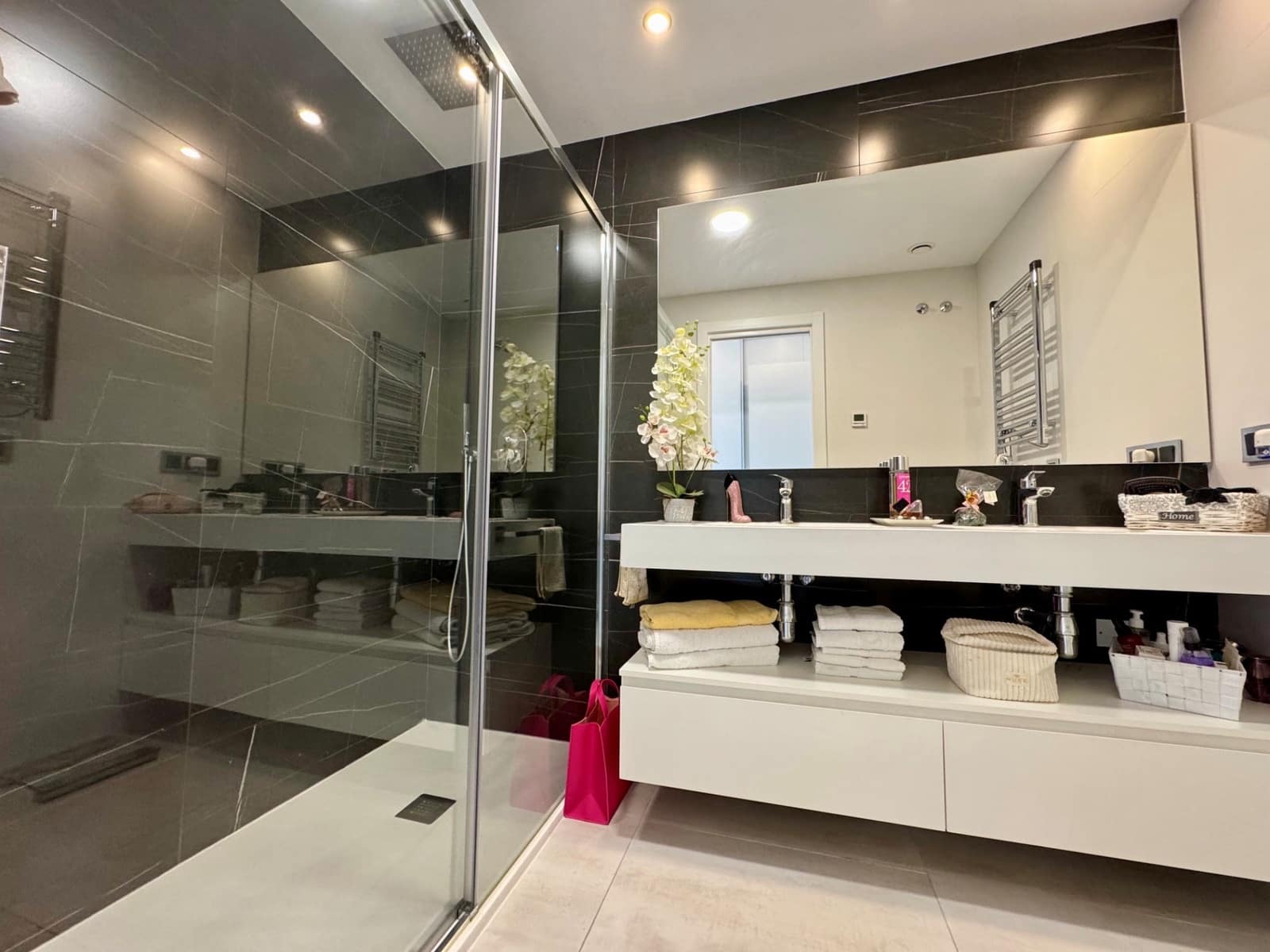 2 slaapkamer Appartement te koop in Benidorm met zwembad garage - € 675.000 (Ref: 10026091)