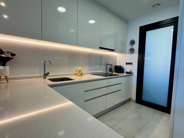 2 makuuhuone Huoneisto myytävänä paikassa Benidorm mukana uima-altaan 
autotalli - 675 000 € (Ref: 10026091)