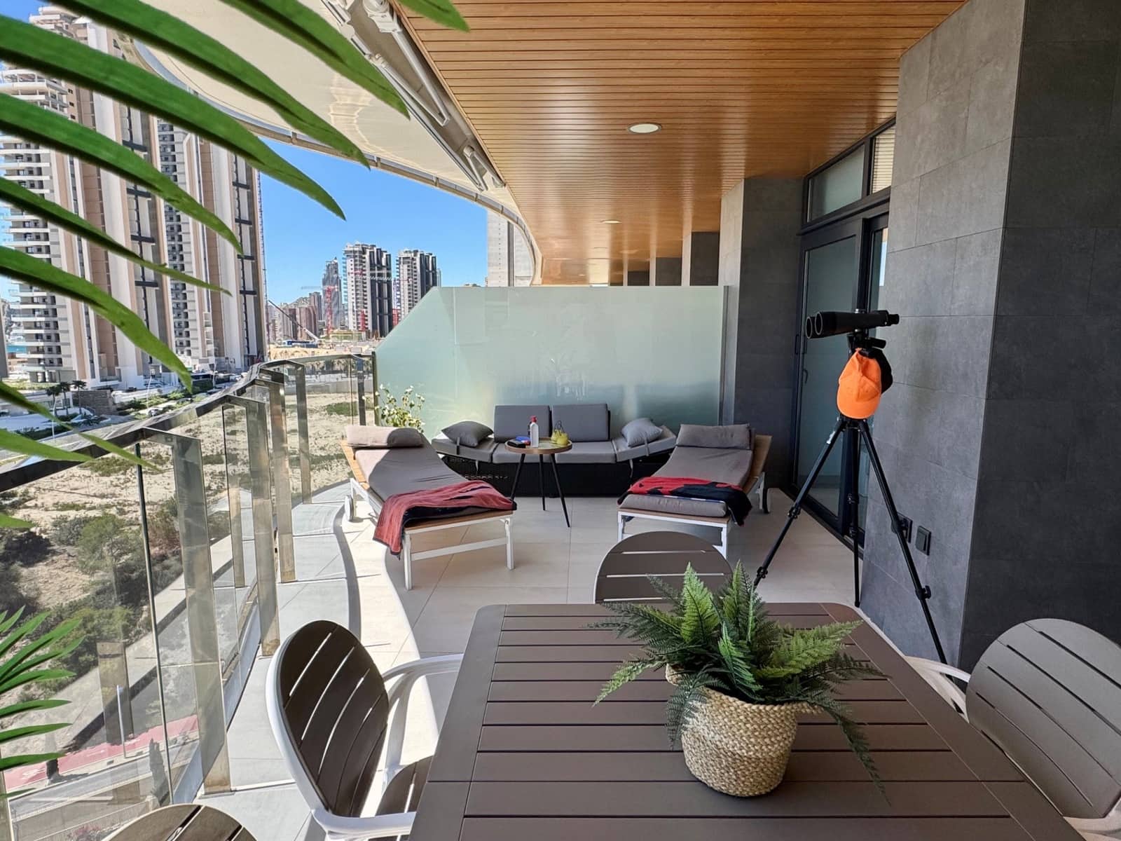2 slaapkamer Appartement te koop in Benidorm met zwembad garage - € 675.000 (Ref: 10026091)