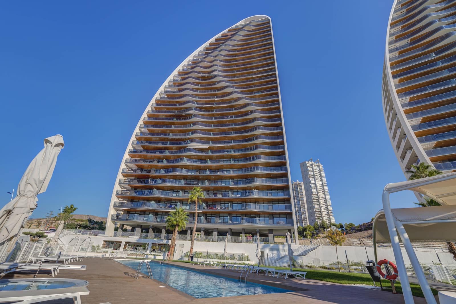2 slaapkamer Appartement te koop in Benidorm met zwembad garage - € 675.000 (Ref: 10026091)