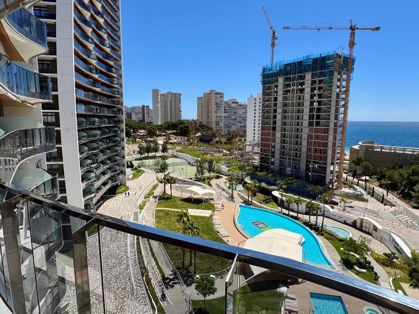 2 slaapkamer Appartement te koop in Benidorm met zwembad garage - € 675.000 (Ref: 10026091)