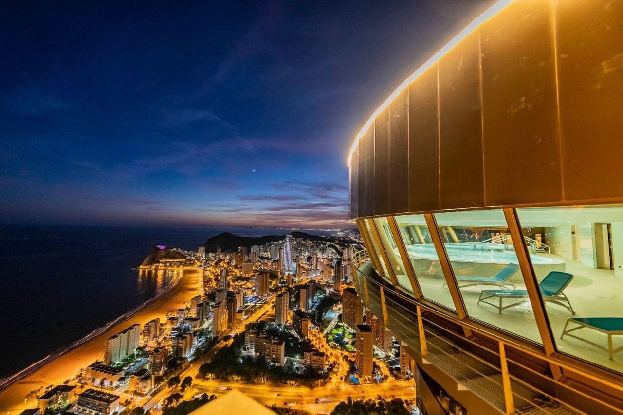 Apartamento de 1 habitación en Benidorm en venta con piscina garaje - 375.000 € (Ref: 10026105)
