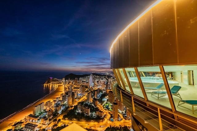 1 sypialnia Apartament na sprzedaż w Benidorm z basenem garażem - 375 000 € (Ref: 10026105)
