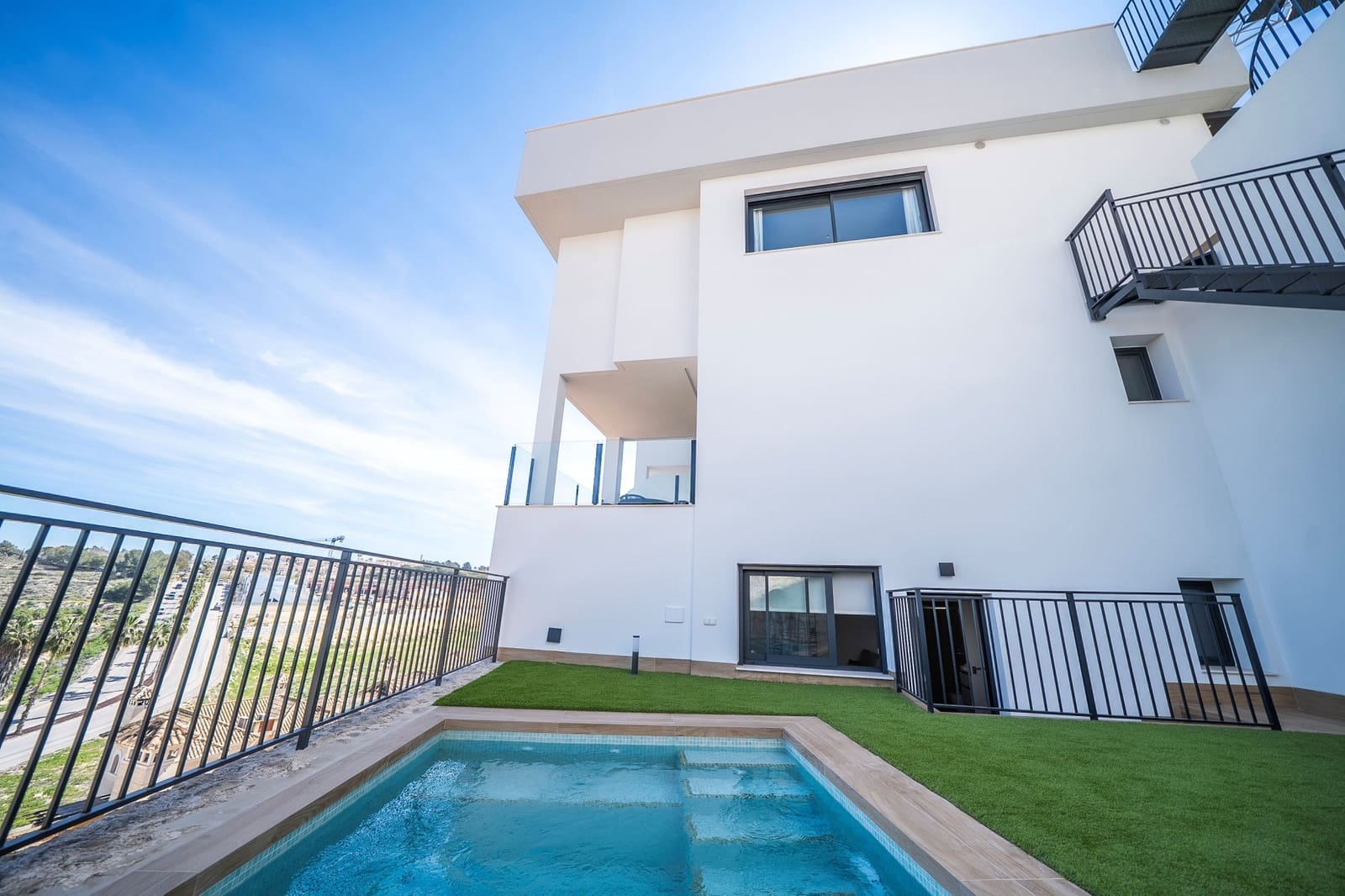 3 bedroom Semi-detached Villa for sale in Algorfa with garage - € 495,000 (Ref: 10026119)