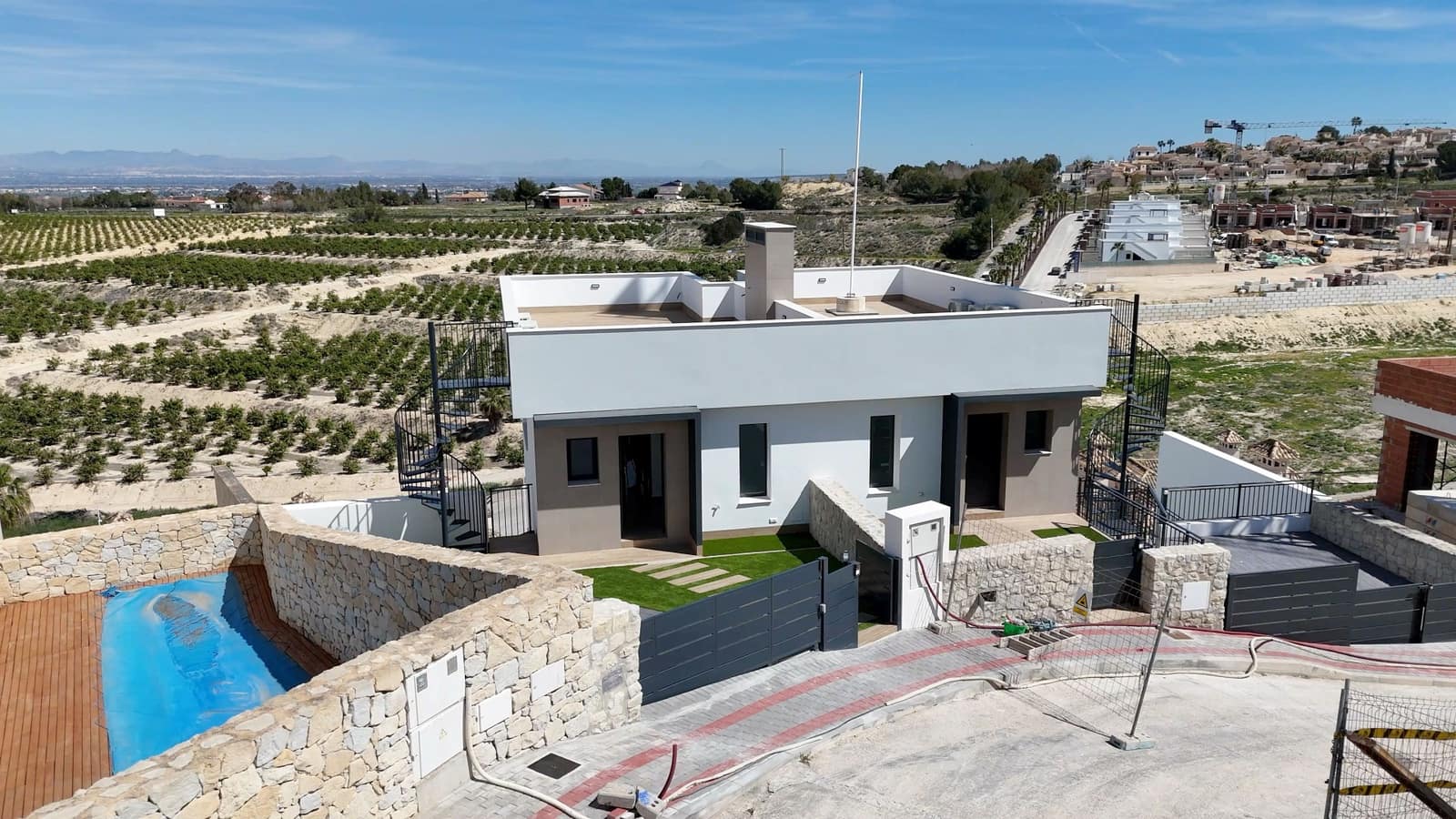3 bedroom Semi-detached Villa for sale in Algorfa with garage - € 495,000 (Ref: 10026119)