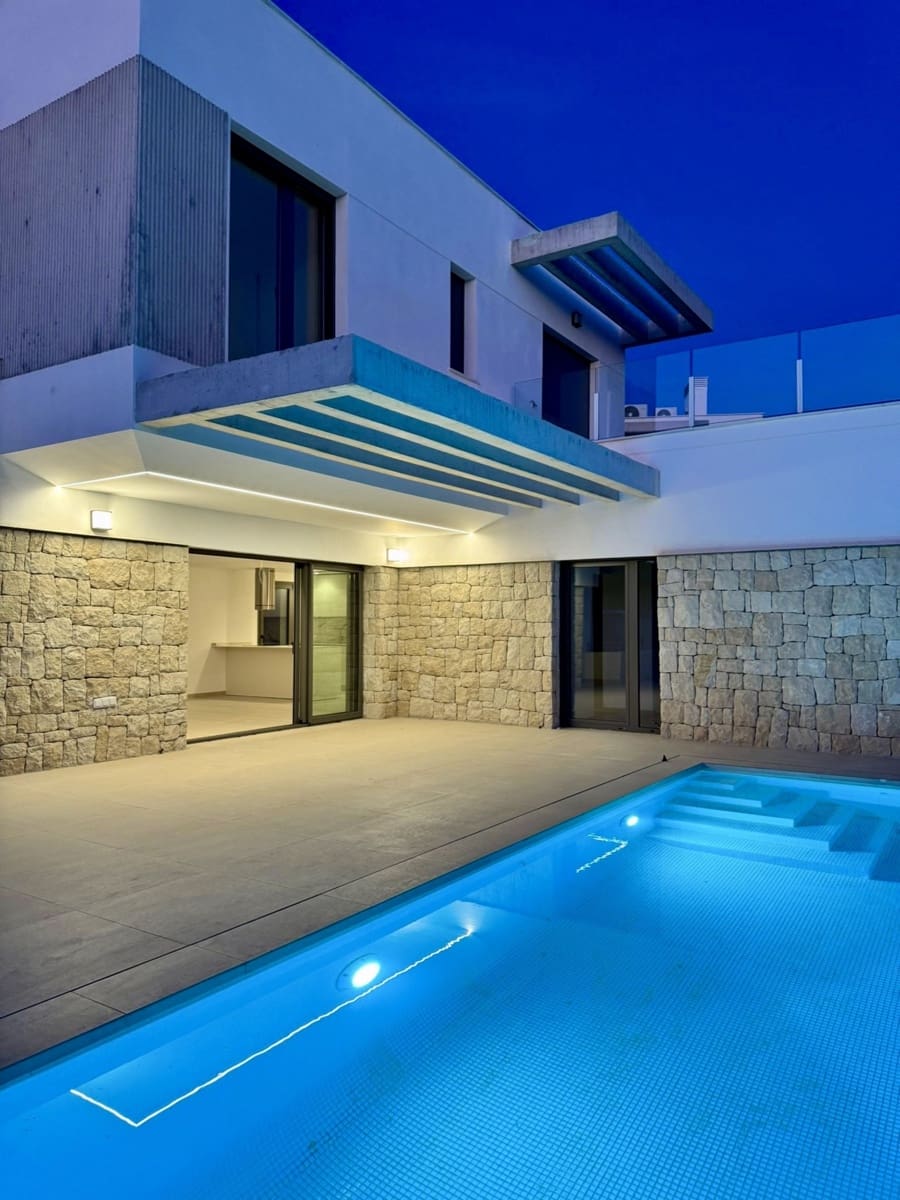 4 bedroom Villa for sale in Finestrat with garage - € 895,000 (Ref: 10026128)