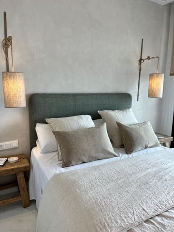 2 soverom Leilighet til salgs i Benidorm med svømmebasseng garasje - € 800 000 (Ref: 10129485)